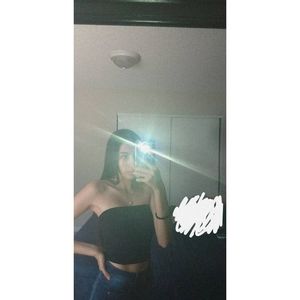 Meet your Posher, Abril